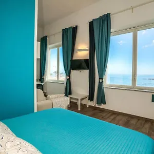  Frühstückspension Marlove Sea View Only Privata Italien