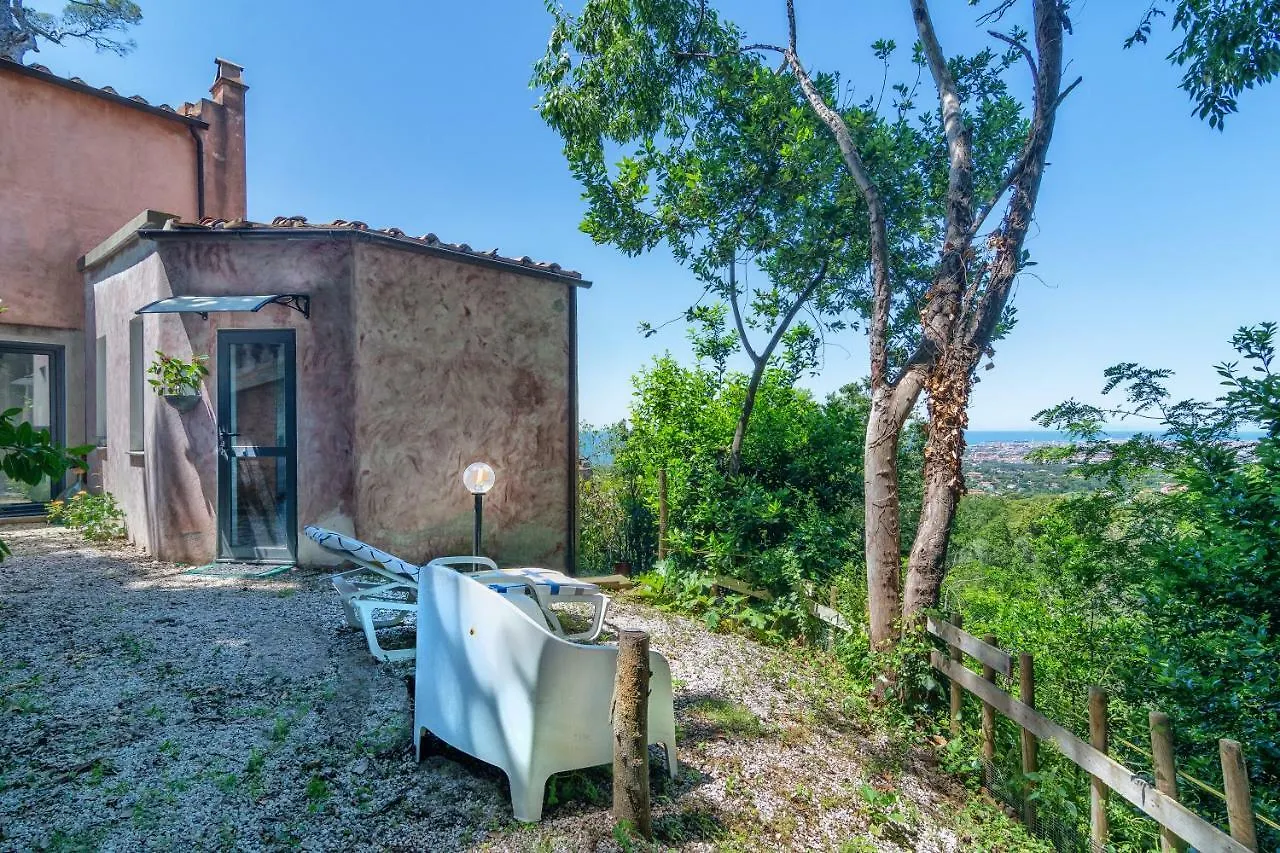 Villa Eugenia Livorno 4*,  Italia